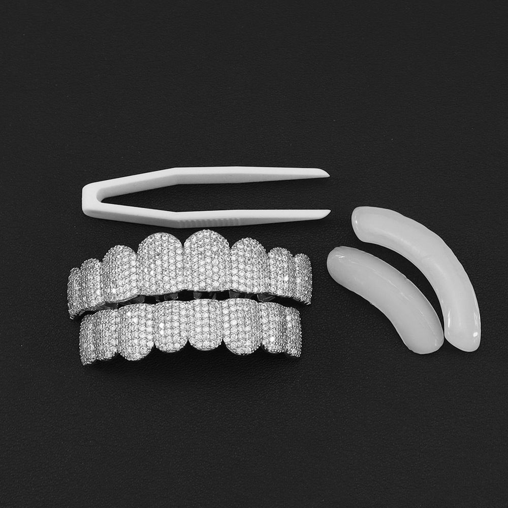 Body Jewelry Art - شبك أسنان مطلي بالفضة مرصع بالكامل