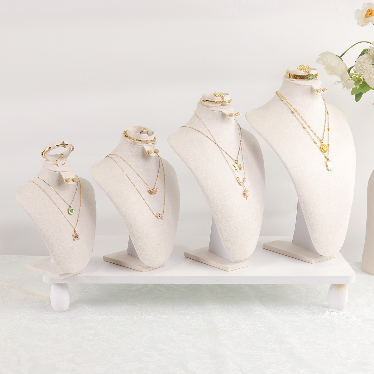Body Jewelry Display Case - تمثال نصفي لعرض المجوهرات المخملية للجسم