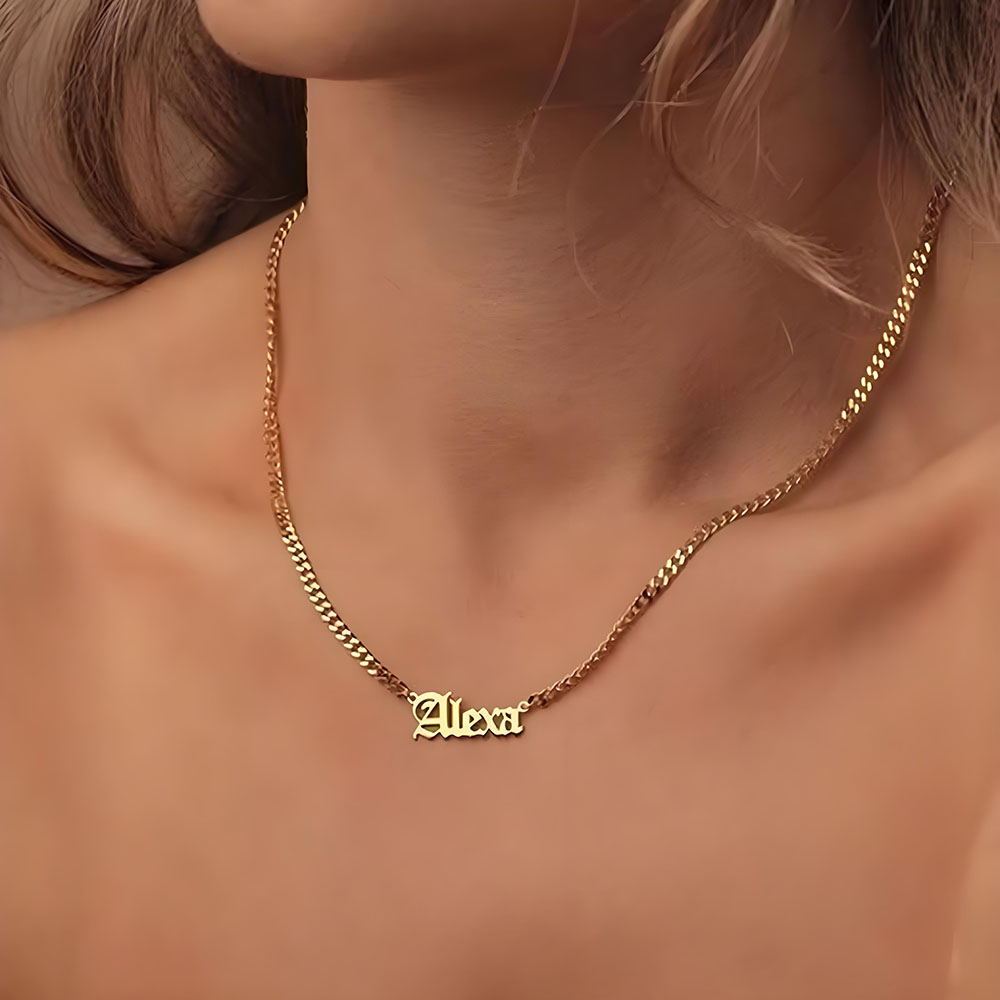 قلادة كوبية مخصصة بخط قوطي مع  - مراجعة Body Jewelry Goth وسعره