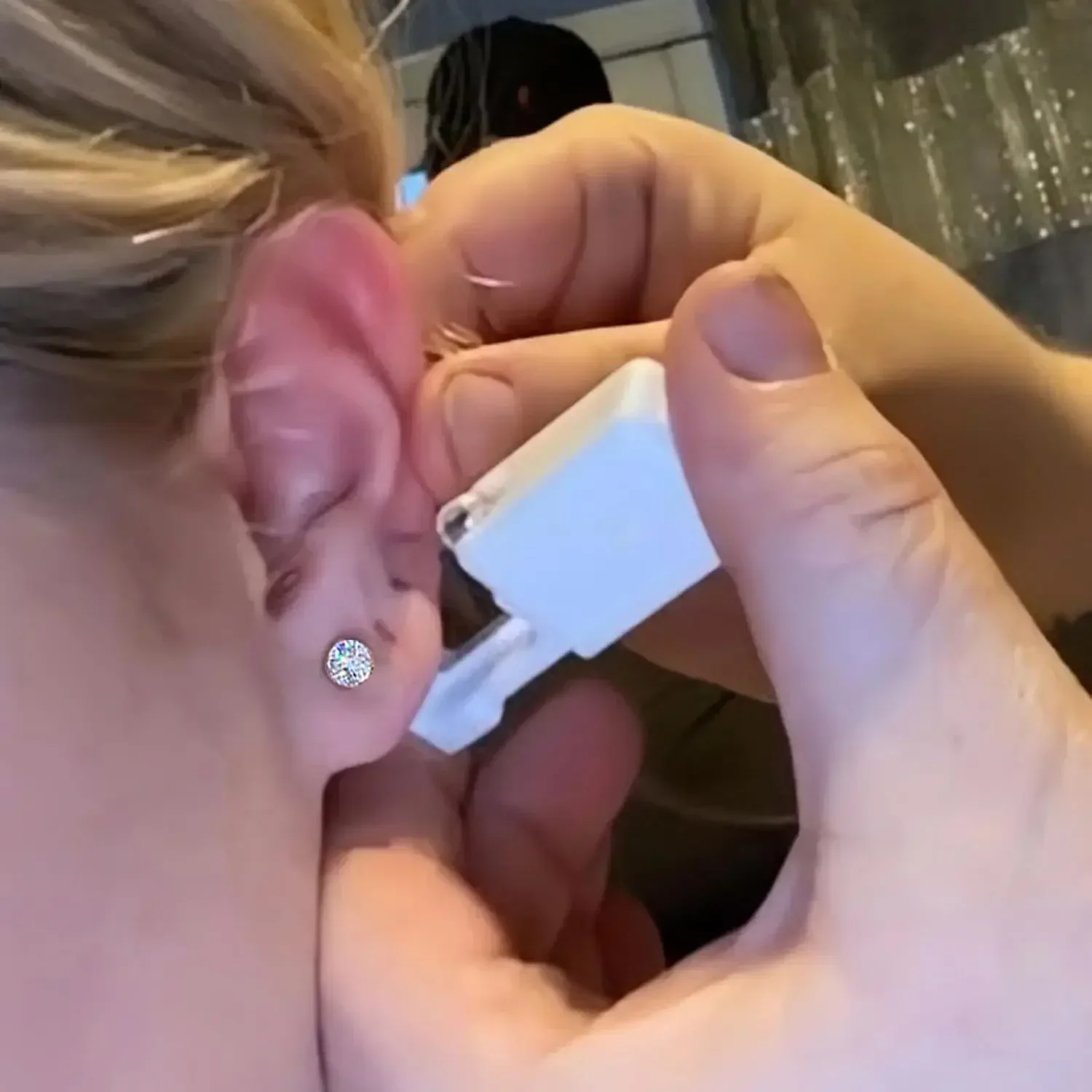 50 قطعة مسدس ثقب الأذن الأبيض  - مراجعة Body Jewelry Factory وسعره